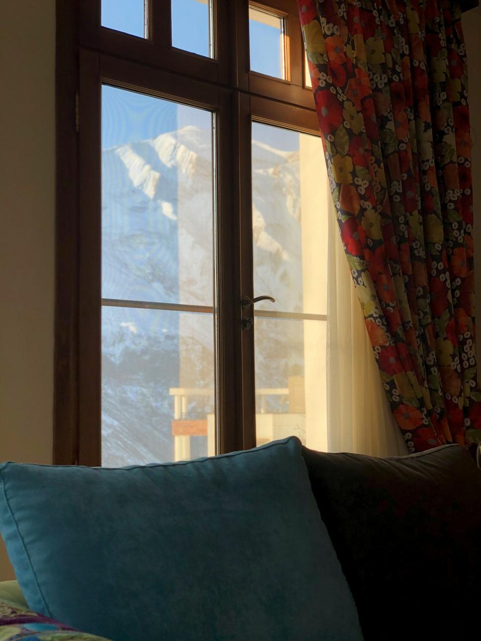 Mountain View Room